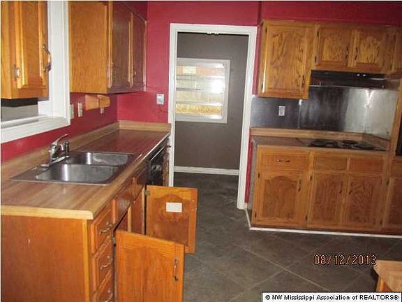 5th image of 260 Dogwood Dr