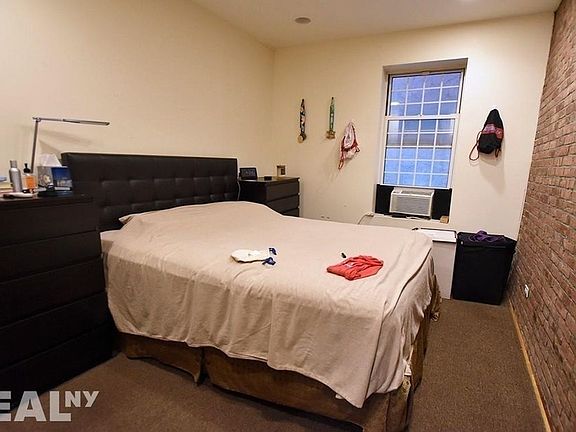 2nd image of 349 E 14th St APT 1R