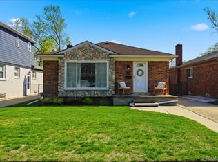 65 W Elmwood Ave, Clawson, MI 48017