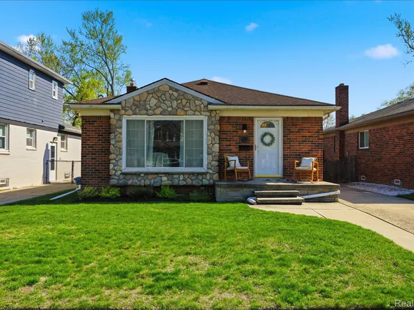 65 W Elmwood Ave, Clawson, MI 48017