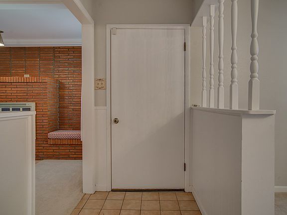 2nd image of 501 SW Avenue J