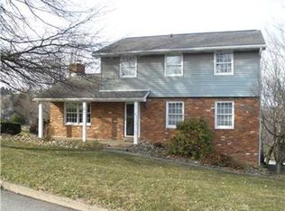 26 Waverly Dr, Greensburg, PA 15601
