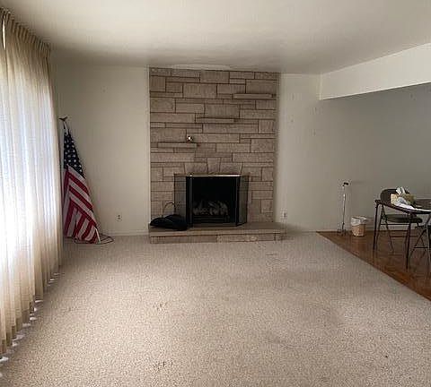 3rd image of 1947 Meadowcreek Dr