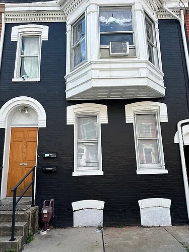 326 E King Street Photo 1