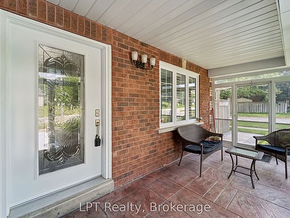 4th image of 1 Mayfield Cres