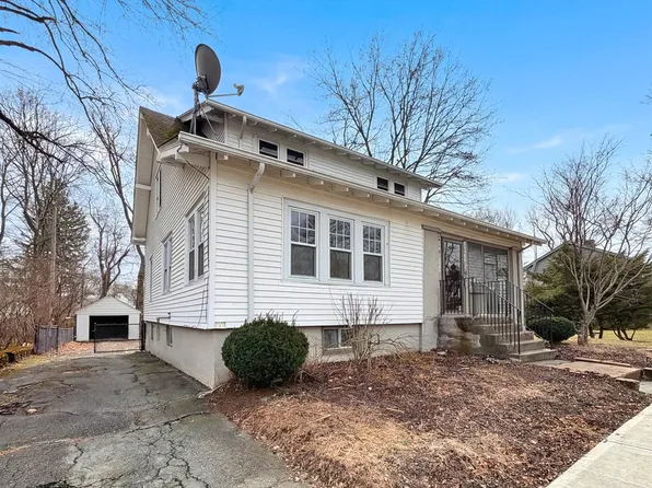10 Perrot St, Worcester, MA 01602