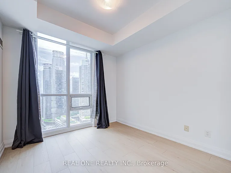 16 Harbour St #3511 — Photo 14