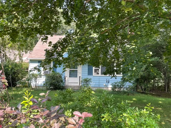 12 Alberta Dr, Hudson, MA 01749