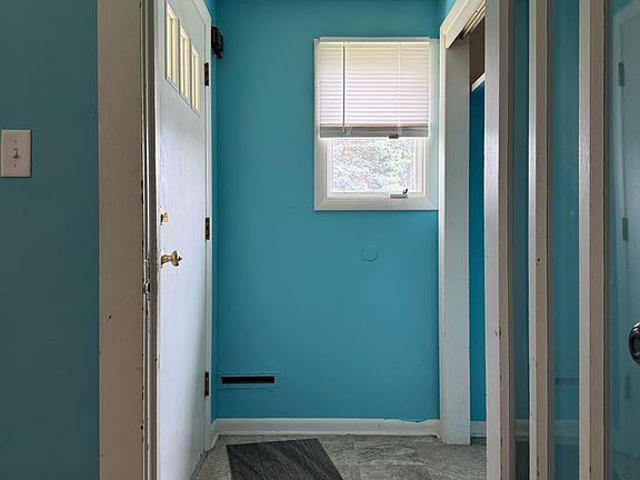4th image of 5820 Corby St