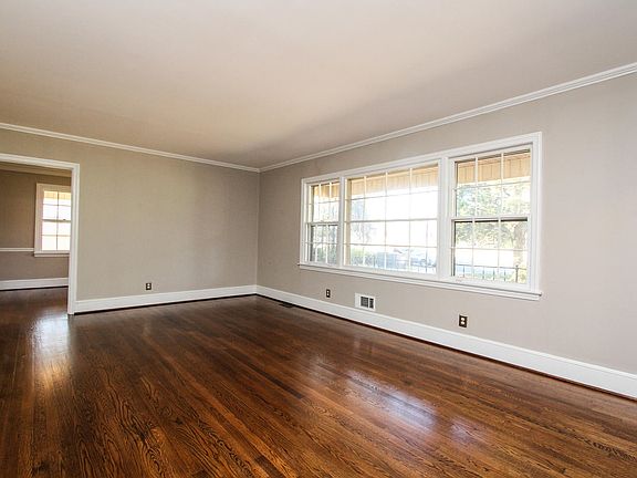 5th image of 170 Bailey Ave