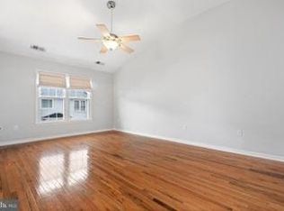 6615 Irvin Pl, Alexandria, VA 22312