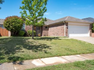 7902 Copper Canyon Dr, Arlington, TX 76002