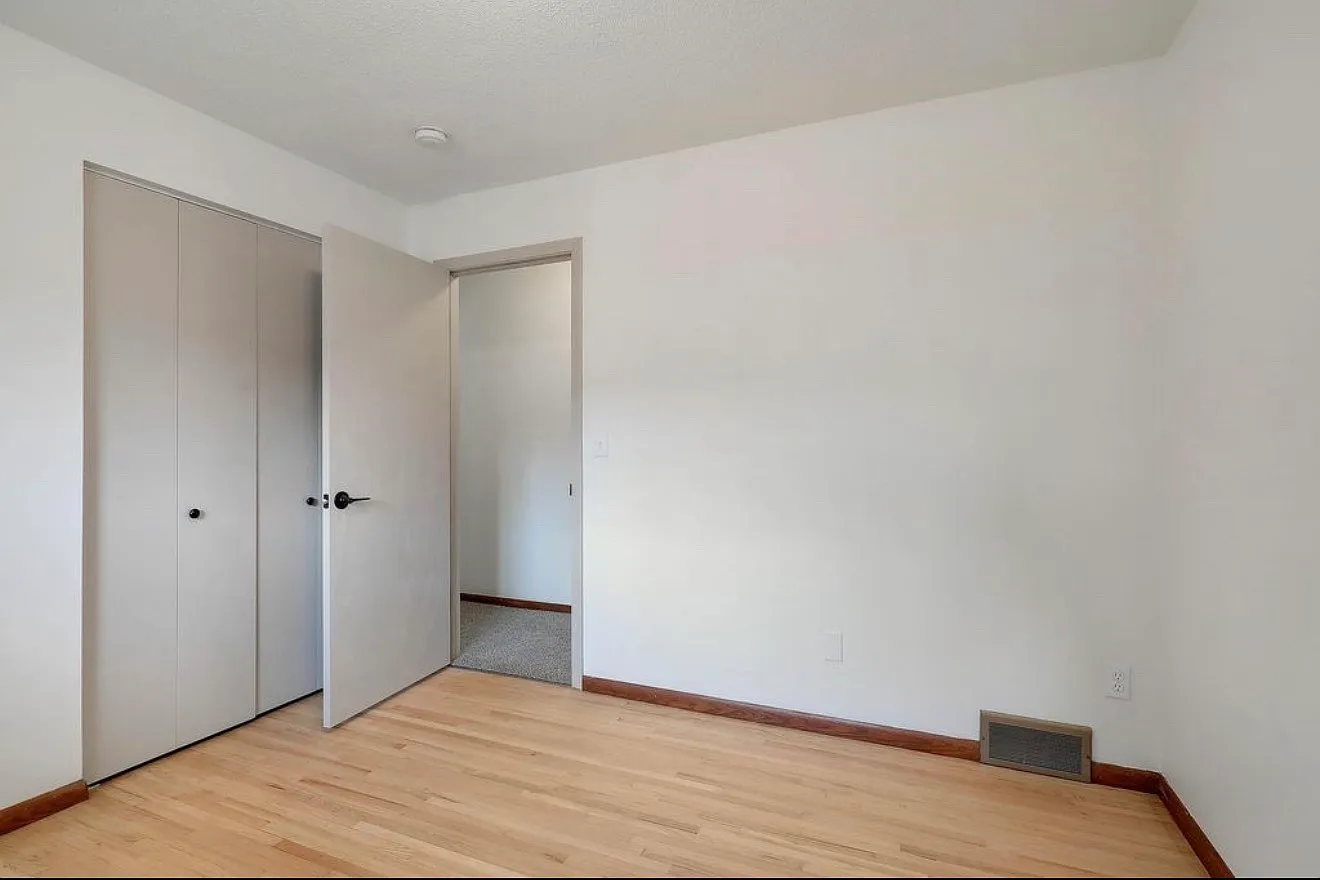 2 bed, 900 sqft, $1,950 — Photo 4