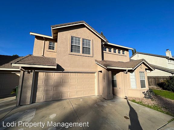 2nd image of 1282 Woodhaven Ln