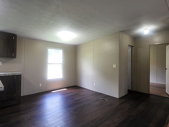 5th image of 21516 Cherry Hollow Dr