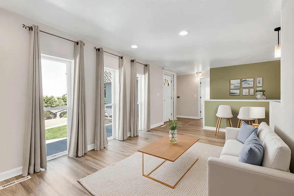 4 bed, 2256 sqft, $3,000 — Photo 3