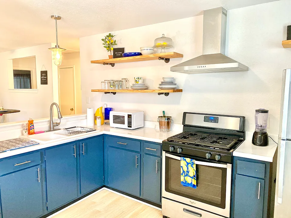 433 S Polaris St