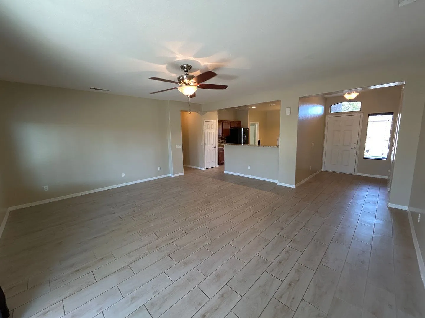 3 bed, 2.0 bath, 1597 sqft, $1,800 — Photo 3