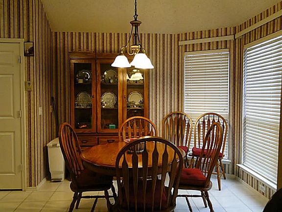 5th image of 4725 Park Downs Dr