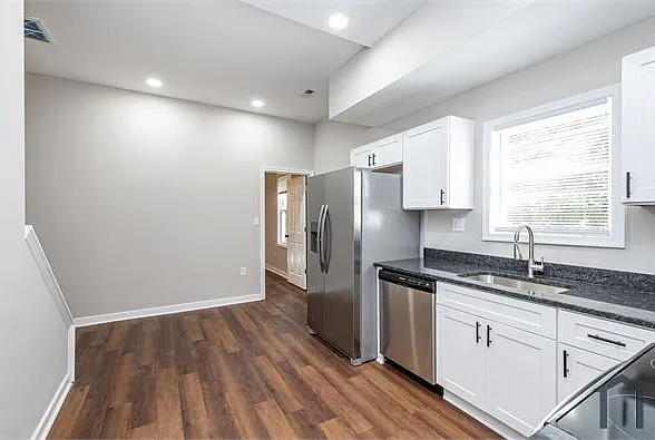 733 Kirkham St — Photo 10
