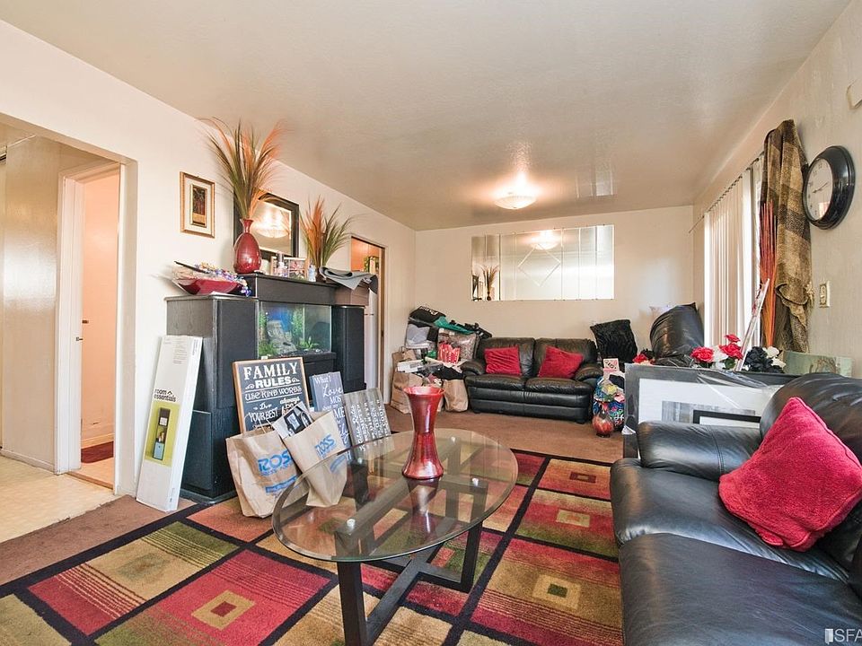 1st image of 136 Dolphin Ct