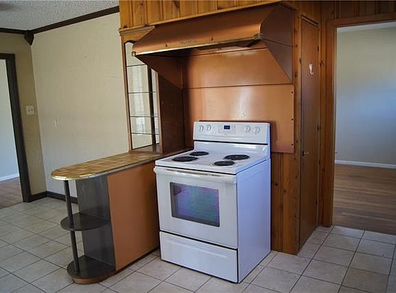 3rd image of 2001 William Brewster Dr