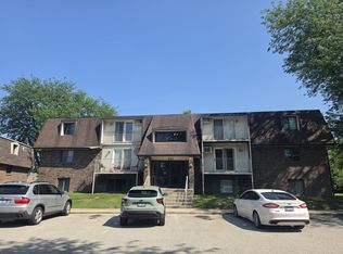 540 Oak Run Dr APT 12, Bourbonnais, IL 60914