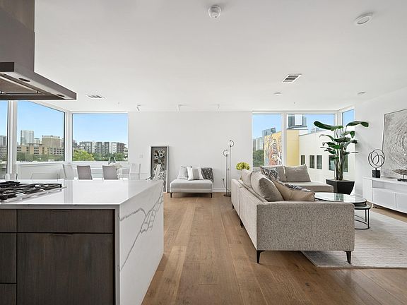 4th image of 1010 W 10th St #302