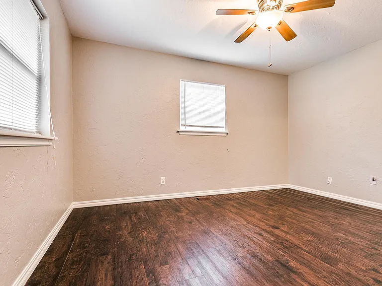 316 Rosewood Dr — Photo 24