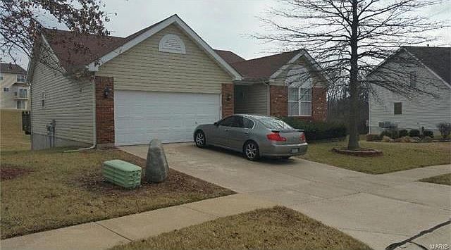 1st image of 4622 Robbins Grove Dr