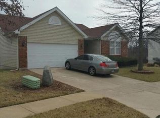 4622 Robbins Grove Dr, Florissant, MO 63034