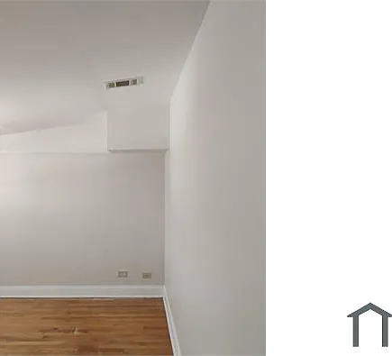 5 bed, 2000 sqft, $3,000 — Photo 2