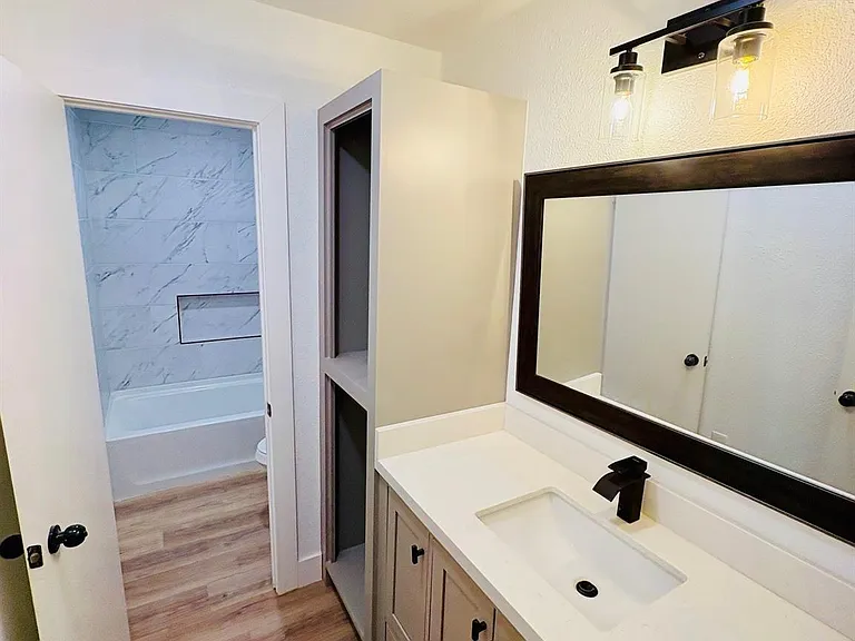 502 Independence St — Photo 20