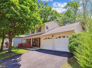 7601 Woodstown Dr, Springfield, VA 22153