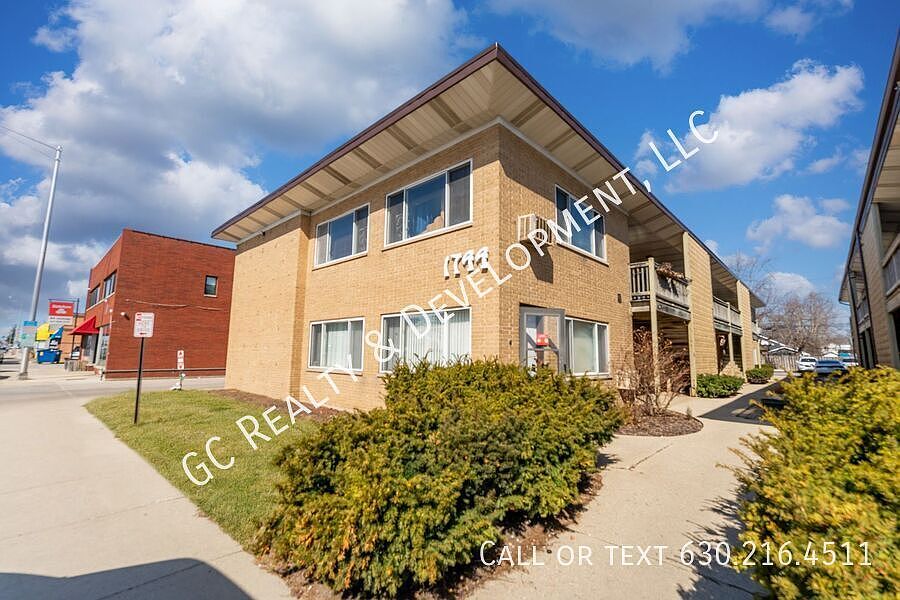 1st image of 1744 E Oakton St APT 205