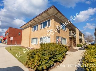 1744 E Oakton St APT 205, Des Plaines, IL 60018