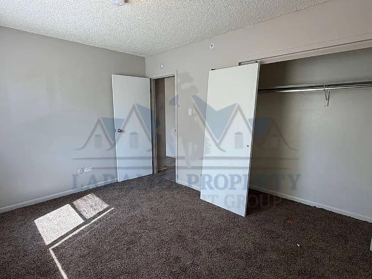 411 S 26th St #8 — Photo 12