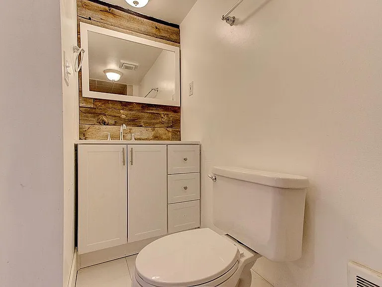 232 N 200 W #12 — Photo 15