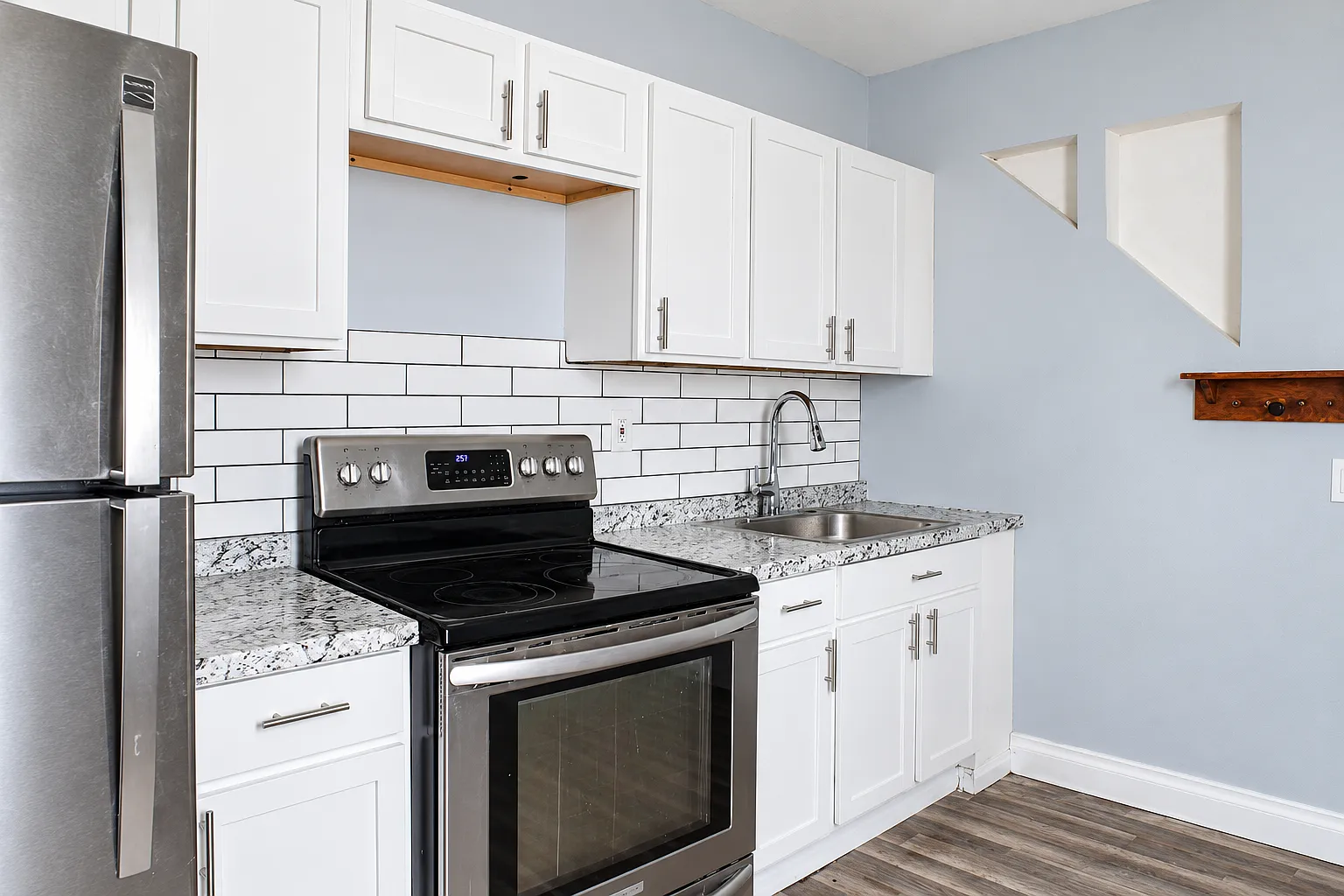 4 bed, 1.5 bath, 1383 sqft, $1,250 — Photo 1