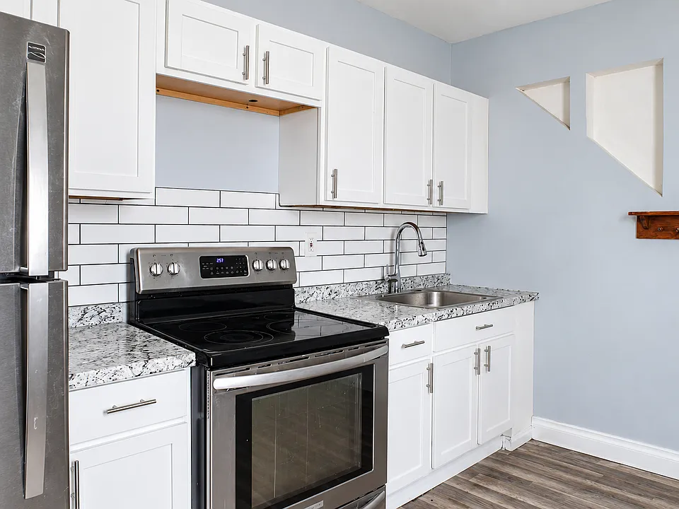 39 S 10th St #1