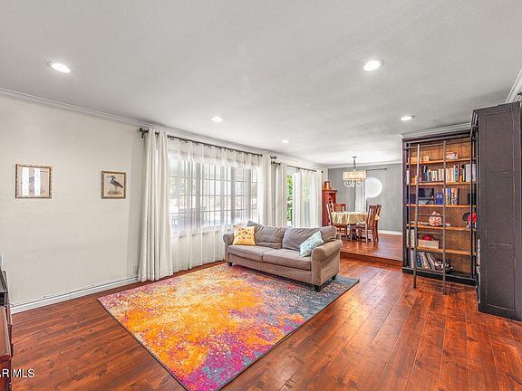 4th image of 415 Arcturus St