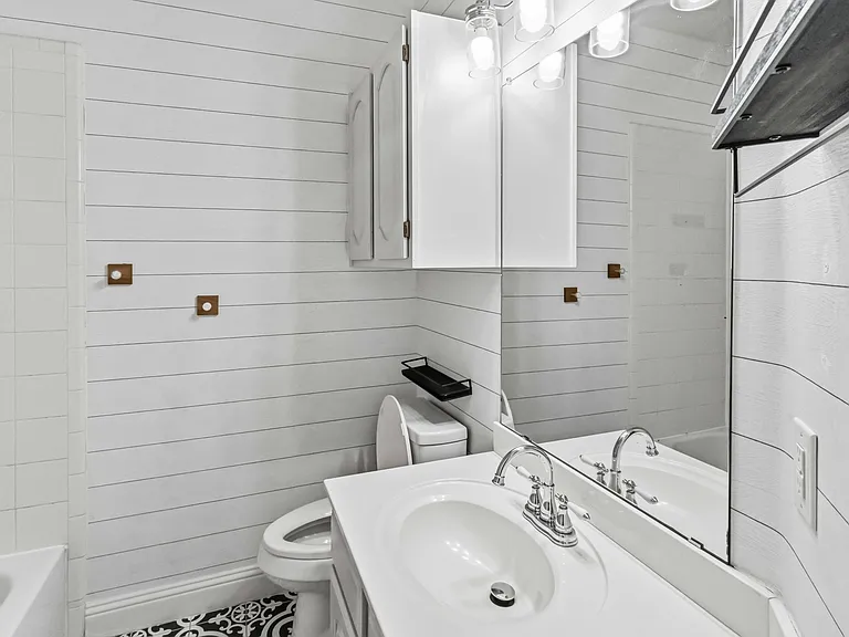 5918 Lafayette Dr — Photo 10