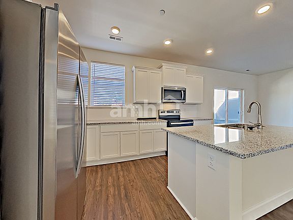 3rd image of 10603 137th St E