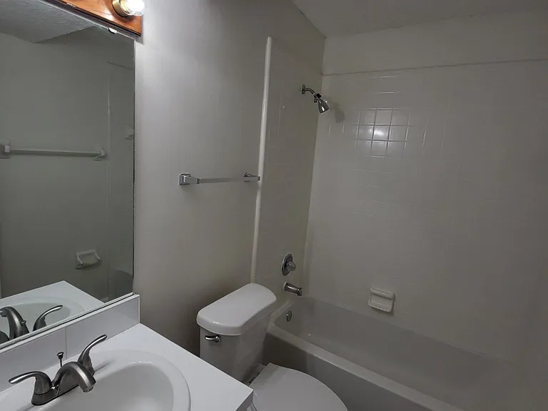 1024 Snug Harbour Ct — Photo 19