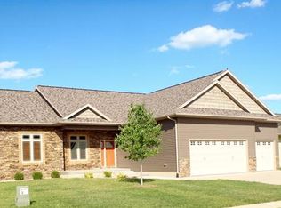8308 Westfield Dr NE, Cedar Rapids, IA 52402