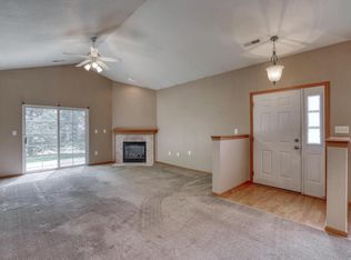 1048 Quinlan Dr UNIT C, Pewaukee, WI 53072