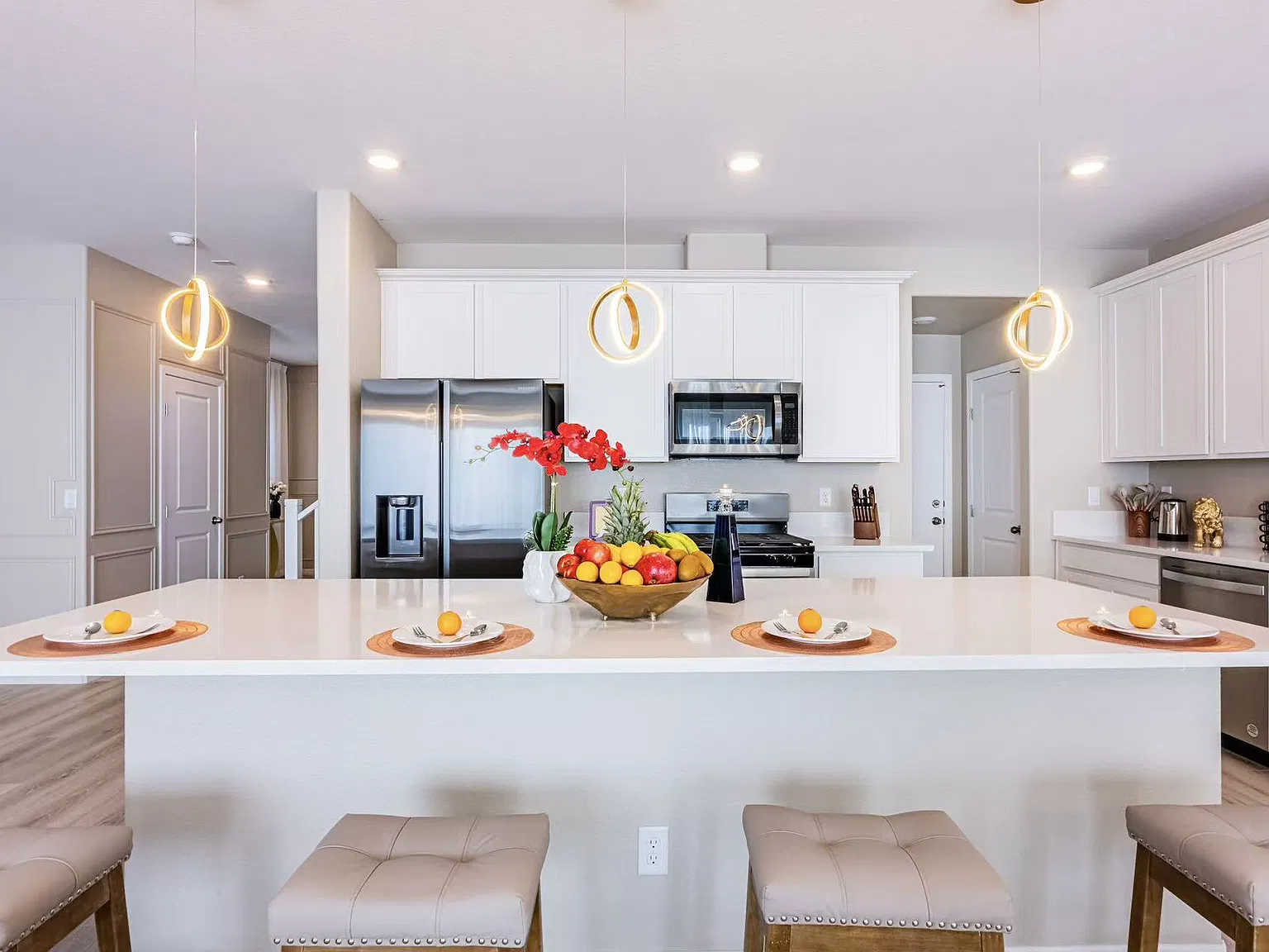 5 bed, 2.5 bath, 2358 sqft, $5,500 — Photo 4