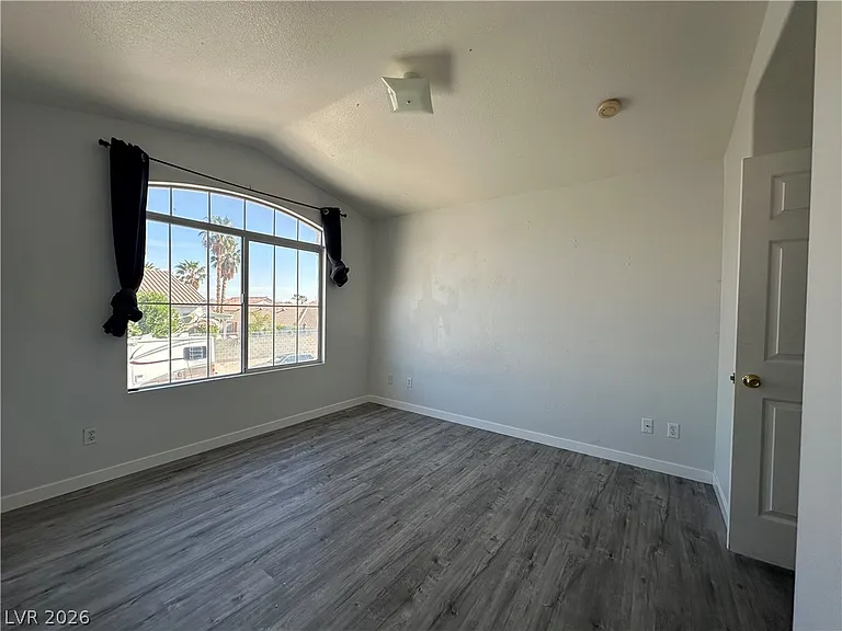 8275 Cedar Leaf Dr — Photo 16