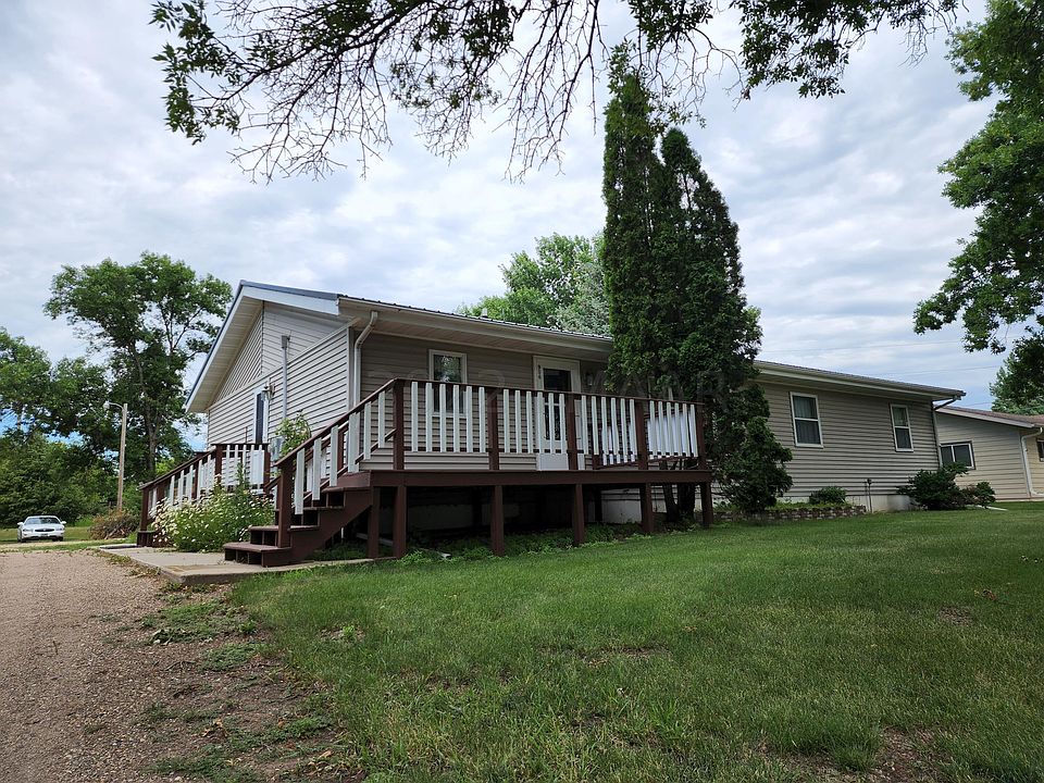 906 Rose St, Lisbon, ND 58054 | Zillow