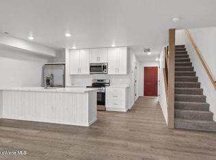 9808 N Laylin Cir, Hayden, ID 83835